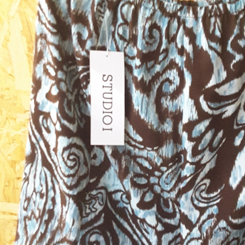 Skirt - Picture 2 of 3
